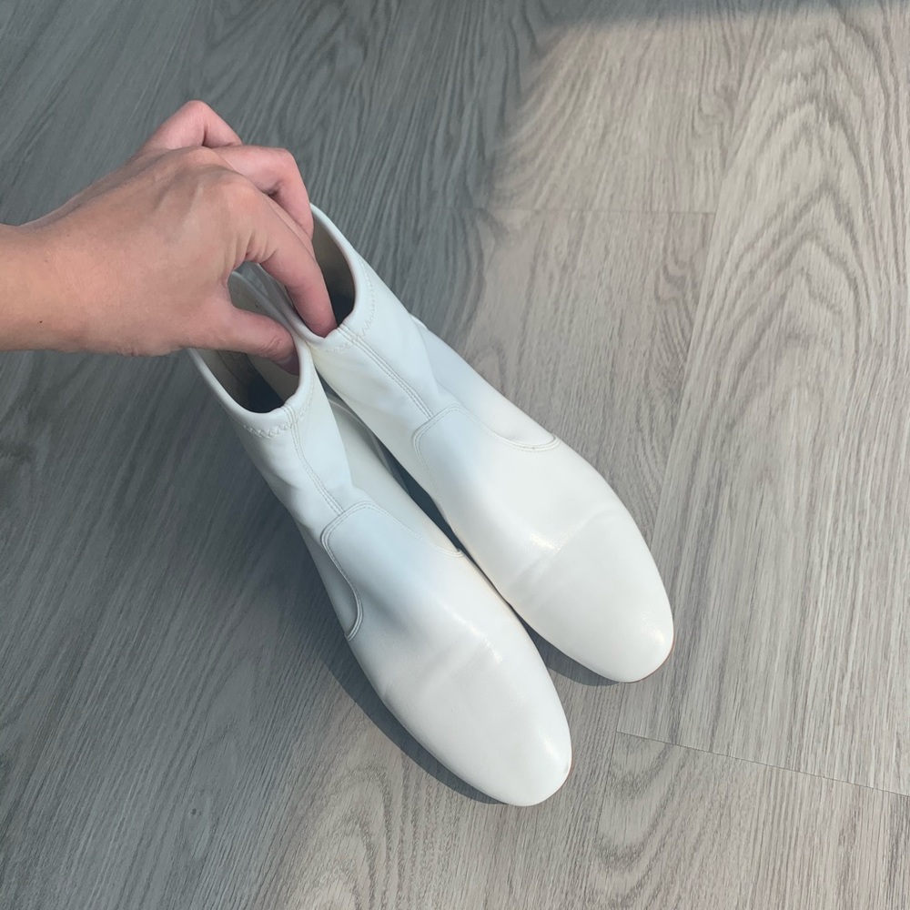 White skinny ankle booties S37 mid heel leather